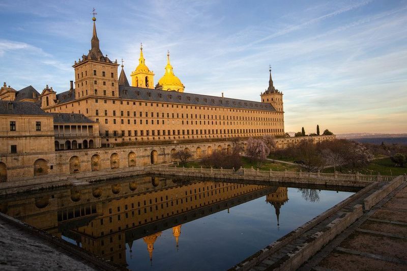 Золотой часphoto preview