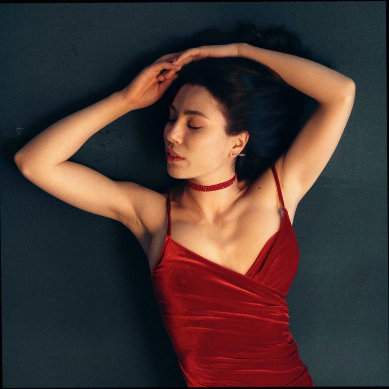 портрет, женский портрет, женская красота, девушка, чб, чернобелое, гламур, модель, model, glamur, portrait, bw, black and white Lady in Redphoto preview