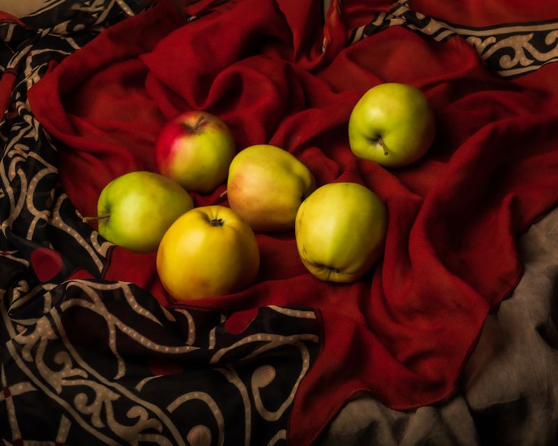 Натюрморт с яблокамиphoto preview