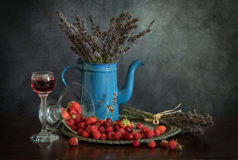 Blue kettle, berries, lavender *** фото превью