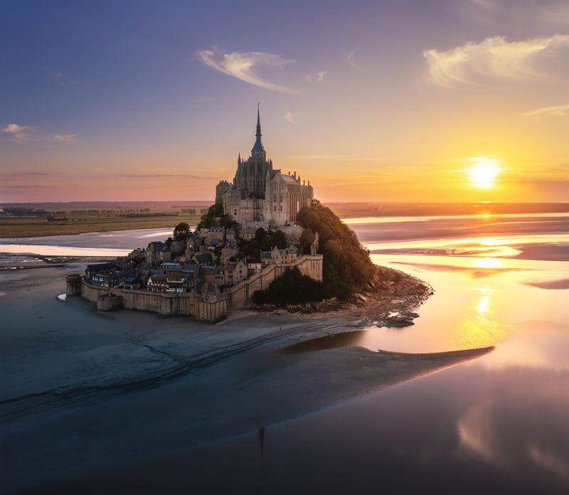 Солнце над замкомphoto preview