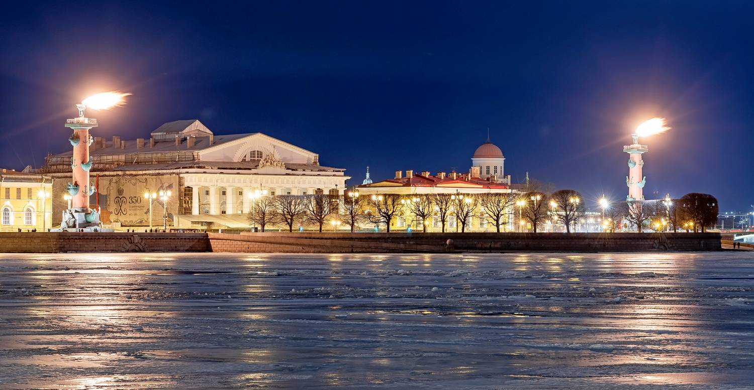 Стрелка Васильевского острова. Автор: Подосинников Максим санкт петербург, ростральные колонны, архитектура, нева, река, Подосинников Максим