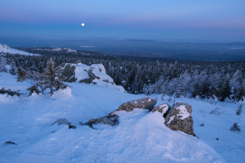 Таганай, Метеостанция луна над Ицыломphoto preview
