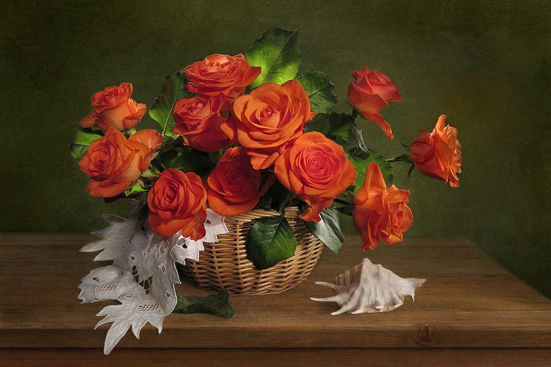 натюрморт,коралловые розы,ракушка,корзина,салфетка Коралловые розыphoto preview