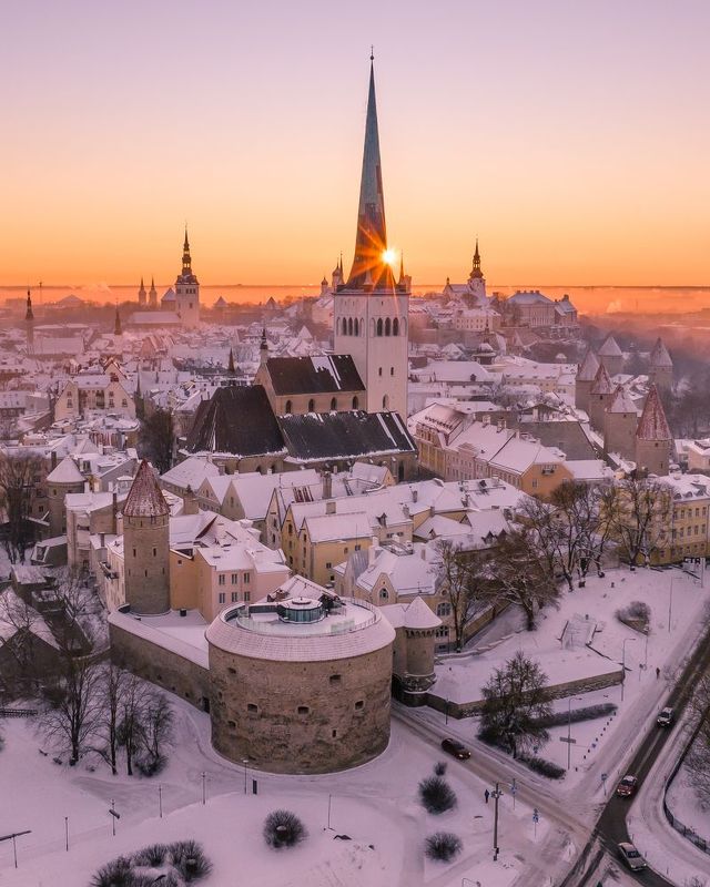 #visitestonia, #tallinn, #tallinngram, #dronephotography, #dronelife, #dronepilot, #dji, #droneoftheday, #cityscapes, #skyline, #sunset, #sunsetlovers, #sunsetphotography, #cityskyline, #beautifuldestinations, #rooftops, #traveldestination, #highabove, #s ---photo preview