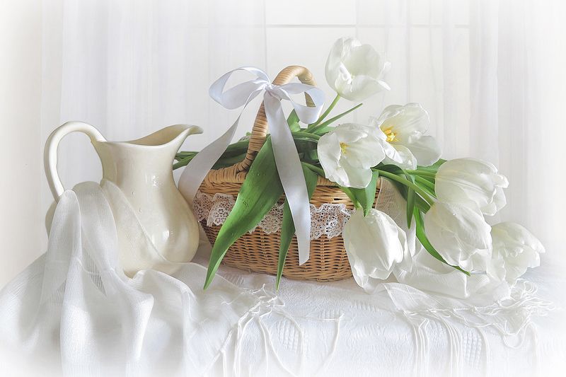 натюрморт,корзина,тюльпаны,лента,кувшин,шарф,весна Нежностьphoto preview