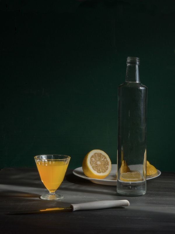 Натюрморт с лимономphoto preview