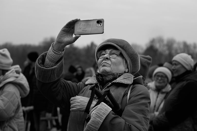 чб фото, стрит фото, уличный женский портрет, городские картинки, золотой возраст photo preview