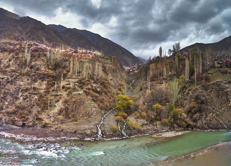 Весна… Айни. Таджикистанphoto preview