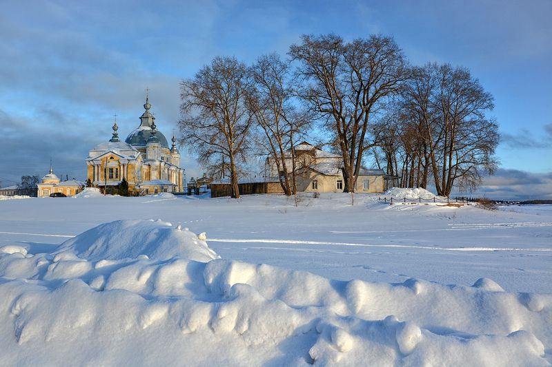 Вокруг Собора Николая Чудотворцаphoto preview