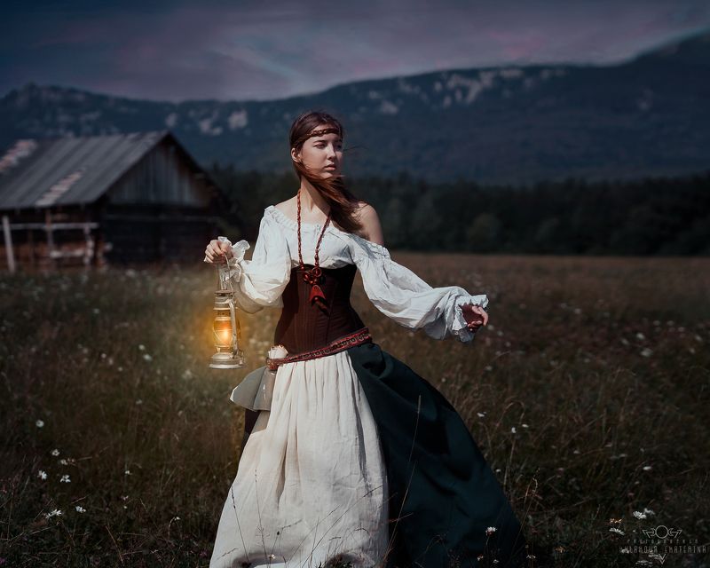 горы, девушка, урал, деревня, ведьма, домик, природа Домик молодой травницыphoto preview