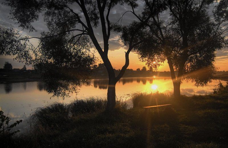 река , солнце, вода Утроphoto preview