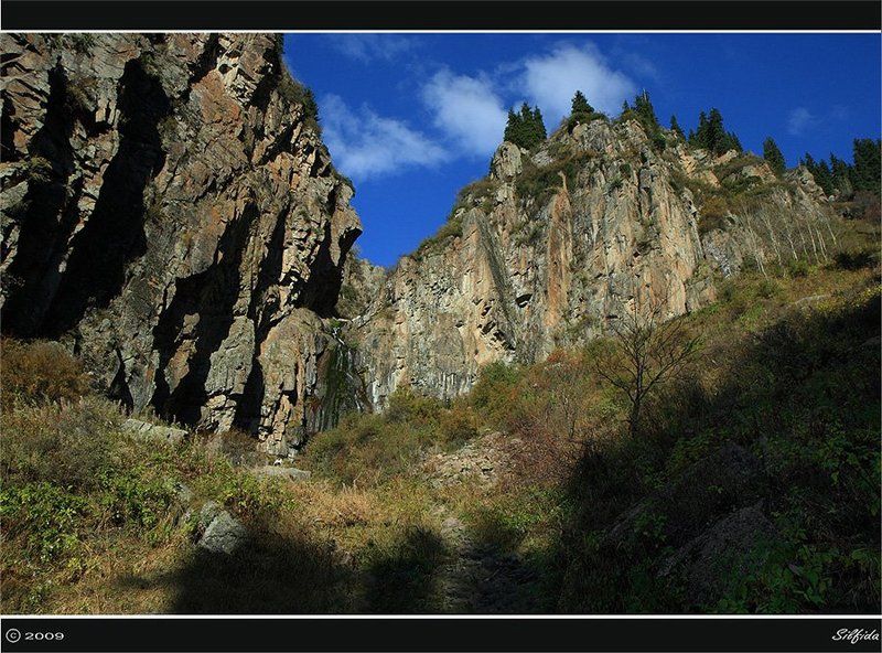 горы, скалы, водопад В Бутаковском ущелье.photo preview