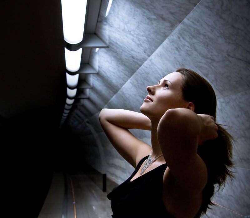 метро, девушка бесконечностьphoto preview