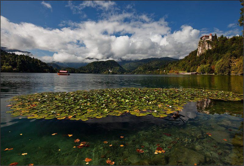 словения, озеро, блед, замок Два взгляда на одно место. Взгляд второй, начало подъёма к замку.photo preview