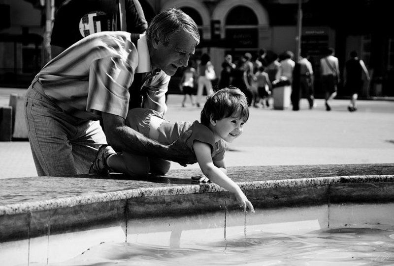 фонтан, рязань, дети У фонтанаphoto preview