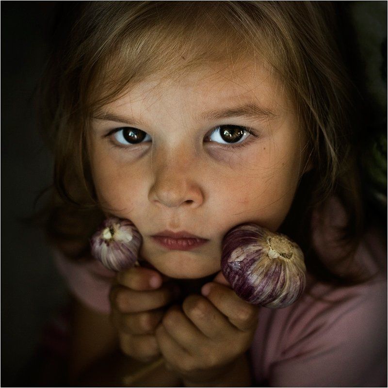 shalapai-art, шалафаев илья, грипп, чеснок, дети, взгляд, глаза Против гриппаphoto preview