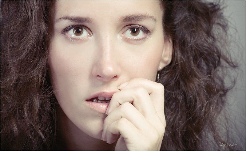 девушкаутрата, молчание, боль, глаза Утратаphoto preview