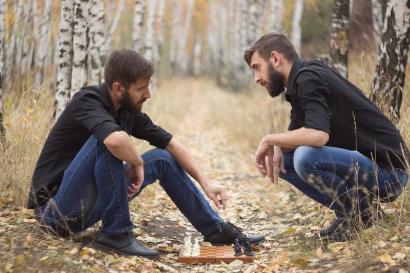 Парень, шахматы, фото, игра Раздвоениеphoto preview