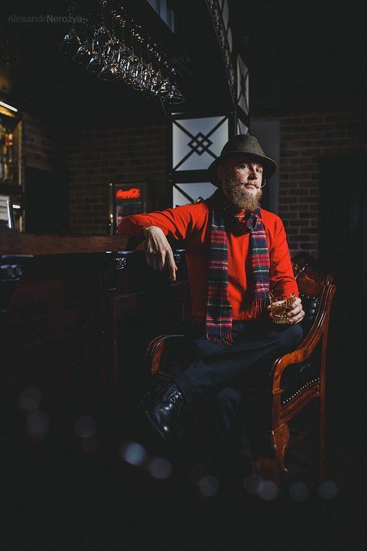 Brutal, Evening, Face, Man, Portrait, Pub, Serios, Нерозя, Паб, Портрет, Серьезный, Человек In pubphoto preview