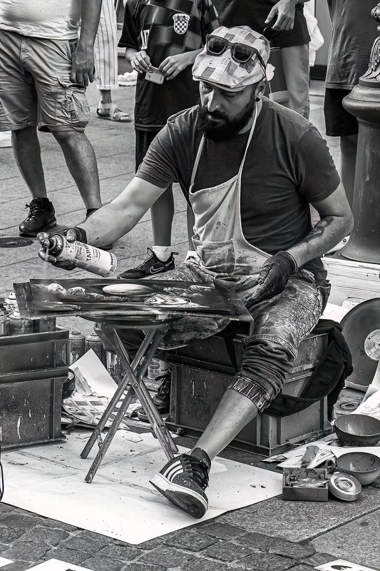 #streetphotography @streetphotography artisti di strada per le vie del centro di Milanophoto preview