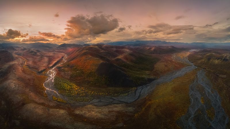 Хребет Черского, Якутия, дроны, аэрофото, aerialphoto, Landscape, aerial landscape, тундра, горы, Россия, осень, осенний пейзаж Панорама реки Хоронphoto preview