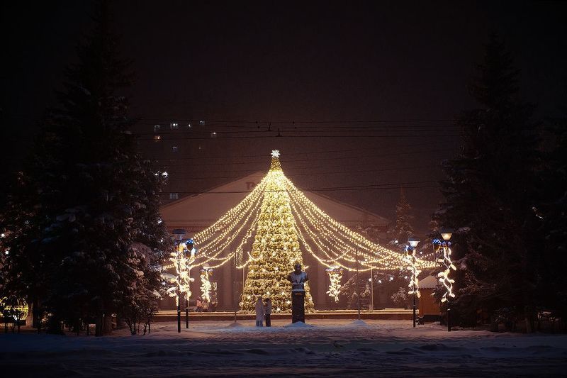 новый год, гирлянда, ёлка, фонари Праздничная атмосфера на улицах городаphoto preview