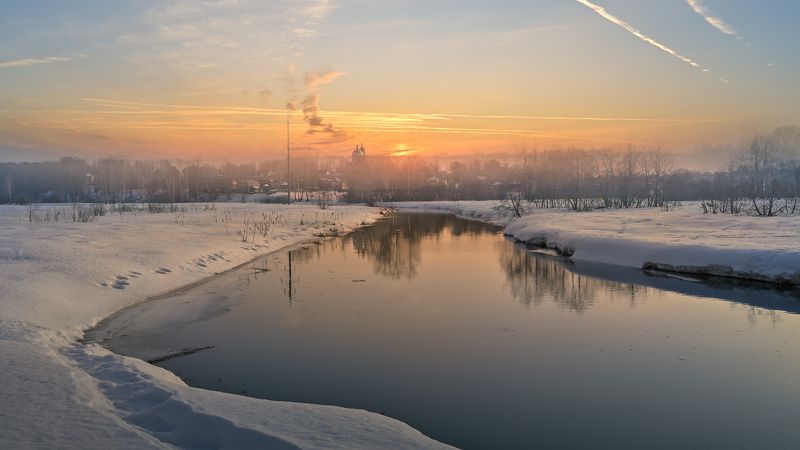 весна,вечер,закат,туман,деревня,церковь,небо,облака,солнце,отражение вечерphoto preview