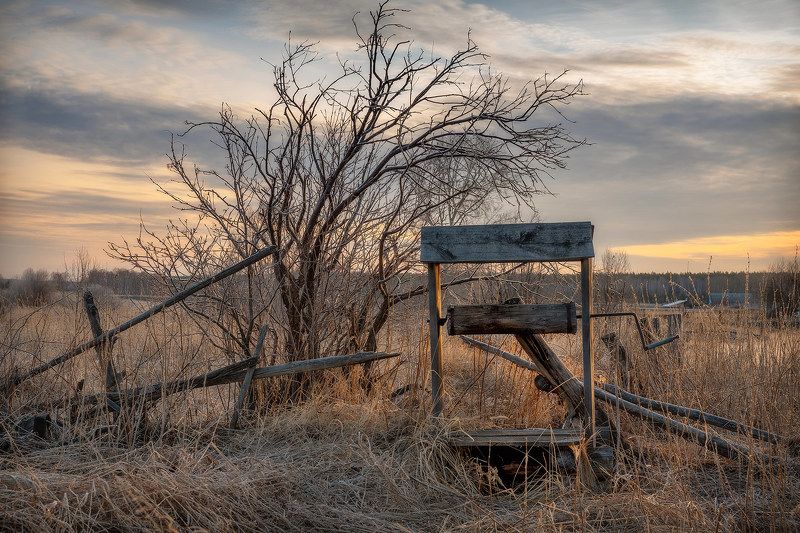 колодец, деревня, село, провинция, глубинка, урал, рассвет, осень, пейзаж Старый колодецphoto preview