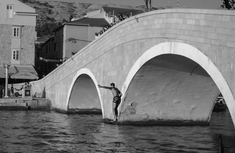 Wait a secondphoto preview