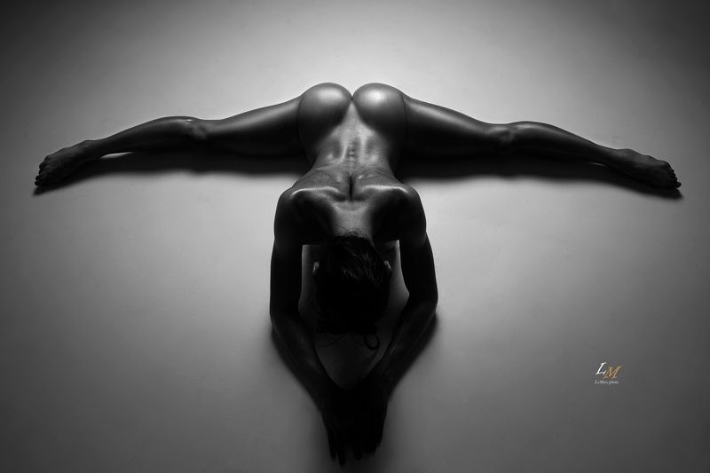 ню, студия, девушка, фотограф москва, ню фотограф, фотограф в москве, чб, bw, nude, скульптурное ню, гимнастка, линии ***photo preview