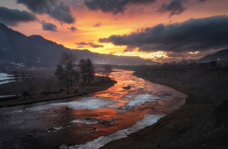 алтай, горный алтай, пейзажи алтая, онгудайский район, горная река, весна на алтае, весенние горы, пробуждение гор, горы, март, горное село, сельский пейзаж Последний залп мартаphoto preview
