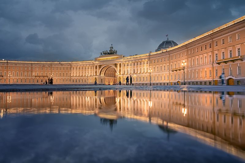 город площадь вечер после дождя отражения архитектура Отраженияphoto preview