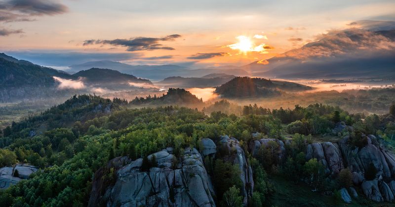 алтай, рассвет, солнце, лучи, аэро, туман, скалы photo preview