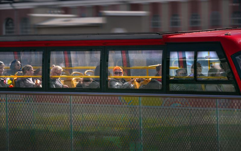 городские картинки, стрит фото, экскурсия, городской транспорт, город и люди Городские картинки. Экскурсионный автобусphoto preview