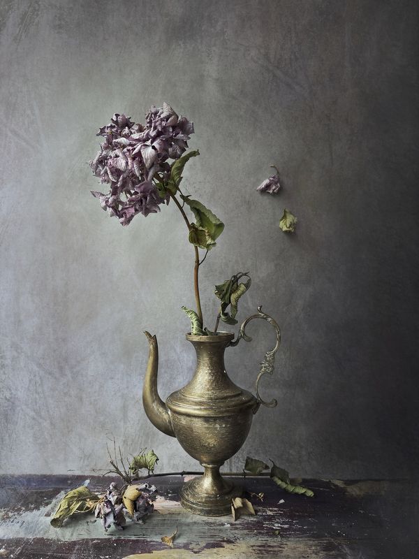 #stilllifephotography #stillifephoto #stilllife #oldthings #vintage Alonephoto preview