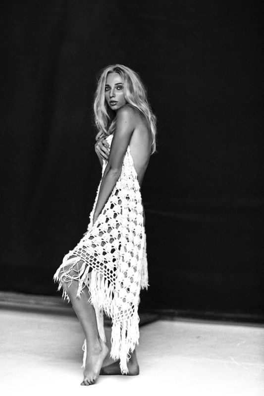 девушка,жанр,портрет,фотография,модель,арт,portrait,photography, middle,nature,soul,свет,girl,canon 35mm, woman,monochome,ню,гламур photo preview