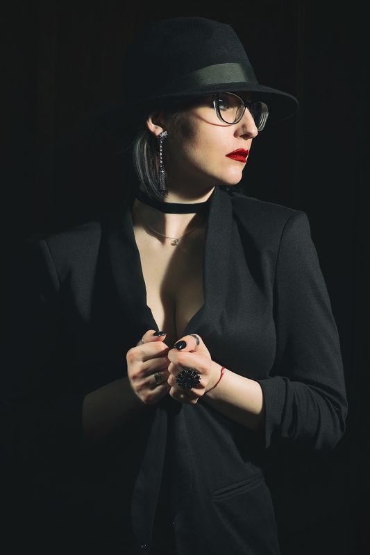 portrait, lady, black, red, женский портрет, портрет, модель, девушка в чёрном, леди в чёрном ***photo preview
