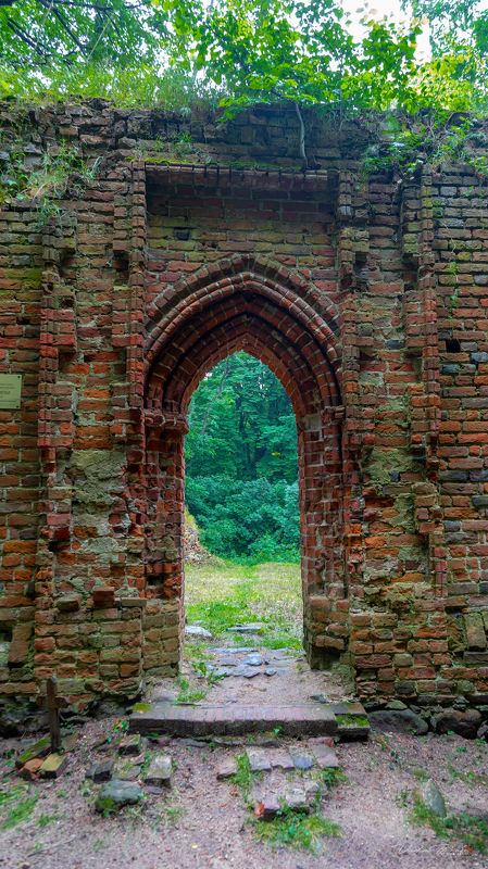 кирха, Бальга, Восточная Пруссия, вход, архитектура, развалины, фотография, крестоносцы, Свирин Вадим, 2023, church, Balga, East Prussia, entrance, architecture, ruins, photography, crusaders, Vadim Svirin Врата времени.photo preview