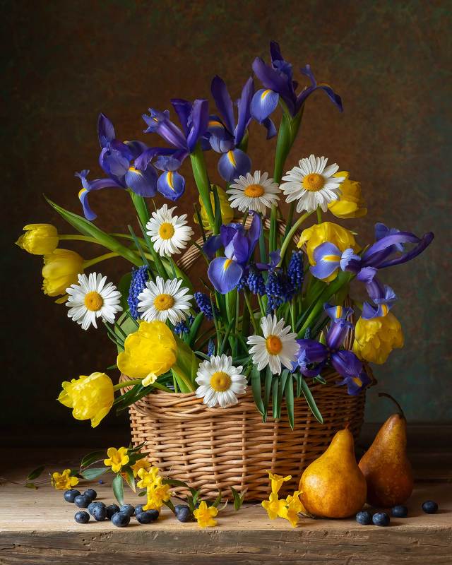 Basket of Spring Bloomsphoto preview