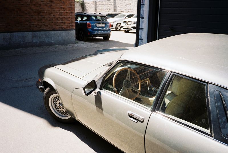 Jaguar XJphoto preview