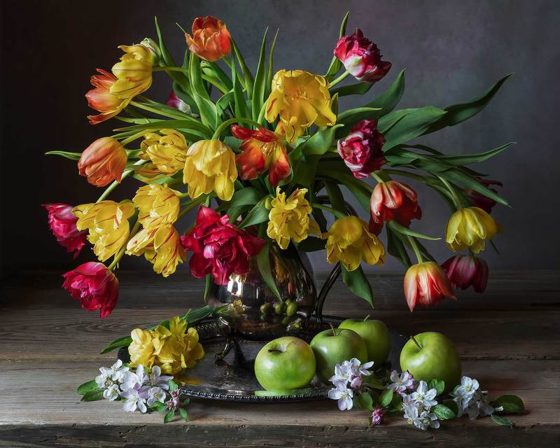 apples, tulips, flowers, spring blooms, still life photography Tulips and Green Applesphoto preview