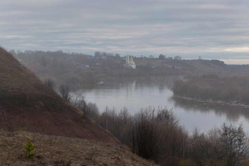 апрель река церковь Утро после ледоходаphoto preview