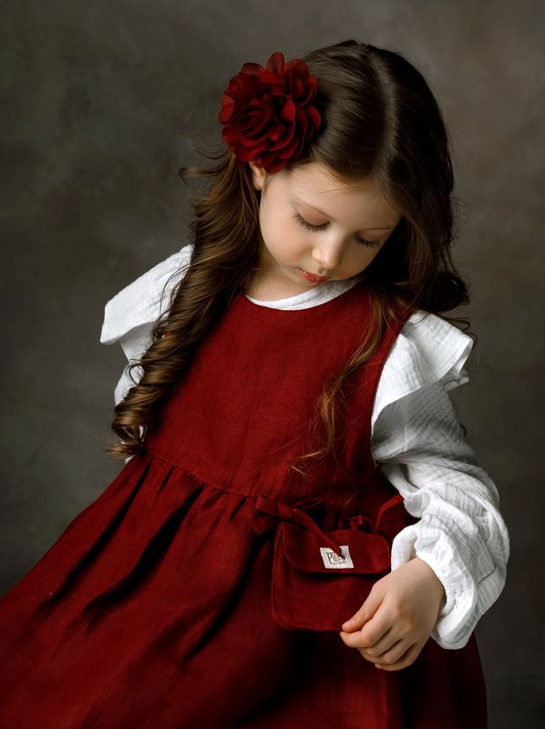 портрет,  бордовый, винный, девочка Гармонияphoto preview