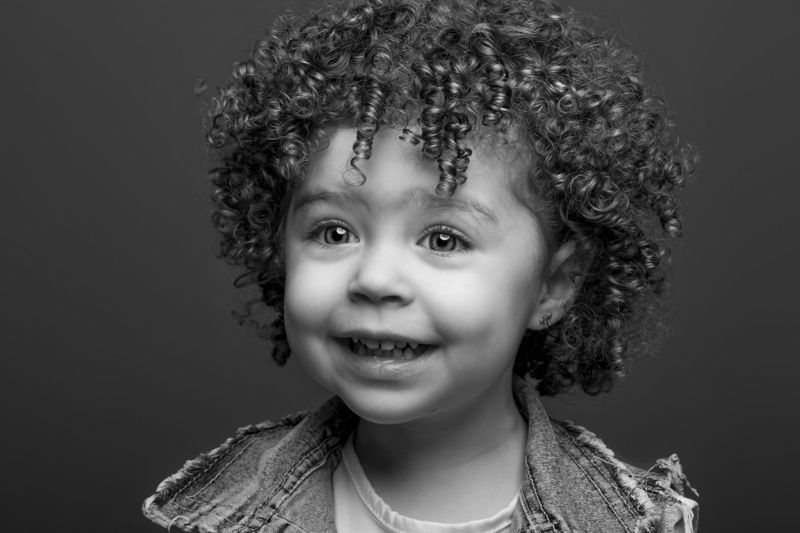 девочка, портрет, кучерявая, чб photo preview