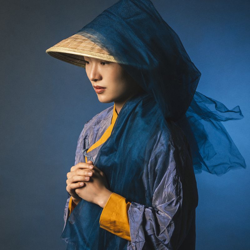 attractive, beauty, chinese girl, dreaminess, dress, elegance, fashion, female, femininity, hat, human face, individuality, lifestyles, light, looking, one person, portrait, pose, shadow, side view, standing, studio shot, traditional clothing, young woman Meditation on Blue фото превью