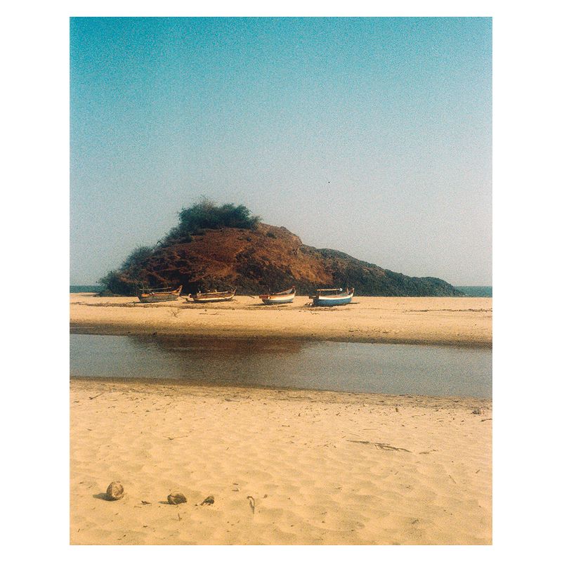 yashica, film, kodak, beach, boat,  Nivati Beach - Kodak Colorplus 200photo preview