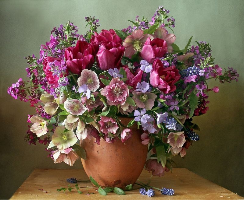 натюрморт, цветы, садовые цветы, весна, марина филатова, тюльпаны, морозник, букет Весна фото превью