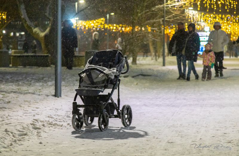 Зеленоградск, город, зима, коляска, ночь, фотография, улица, фотография, Свирин Вадим, 2022, Zelenogradsk, city, winter, stroller, night, photograph, street, photography, Vadim Svirin Ночной Зеленоградск.photo preview