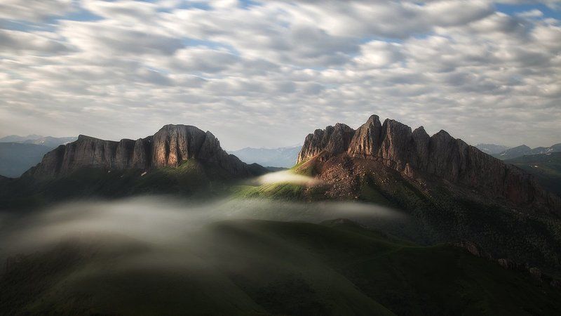 Тхач, Чертовы ворота, Ачешбок, Большой Тхач Пробуждение Драконаphoto preview